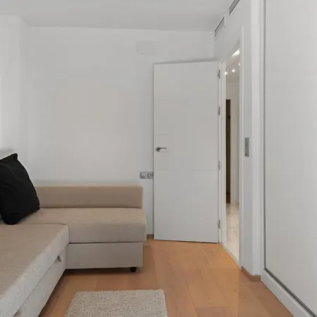 Elegant By Costarentals - Ref 236 דירה