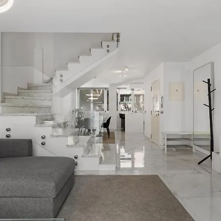 アパート Elegant By Costarentals - Ref 236