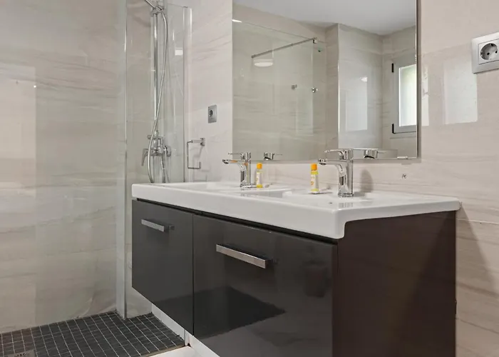 Elegant By Costarentals - Ref 236